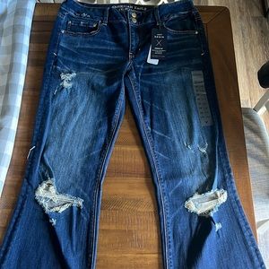 14 X-Long distressed AE Artist Flare Jean NWT
